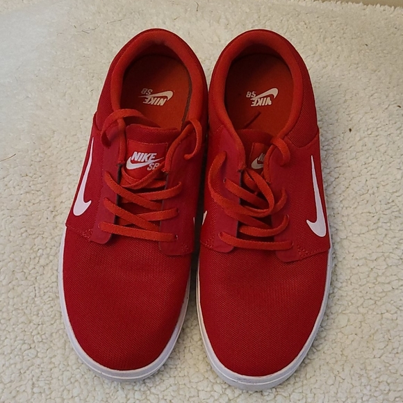 Nike Shoes - Picture 3 of 4